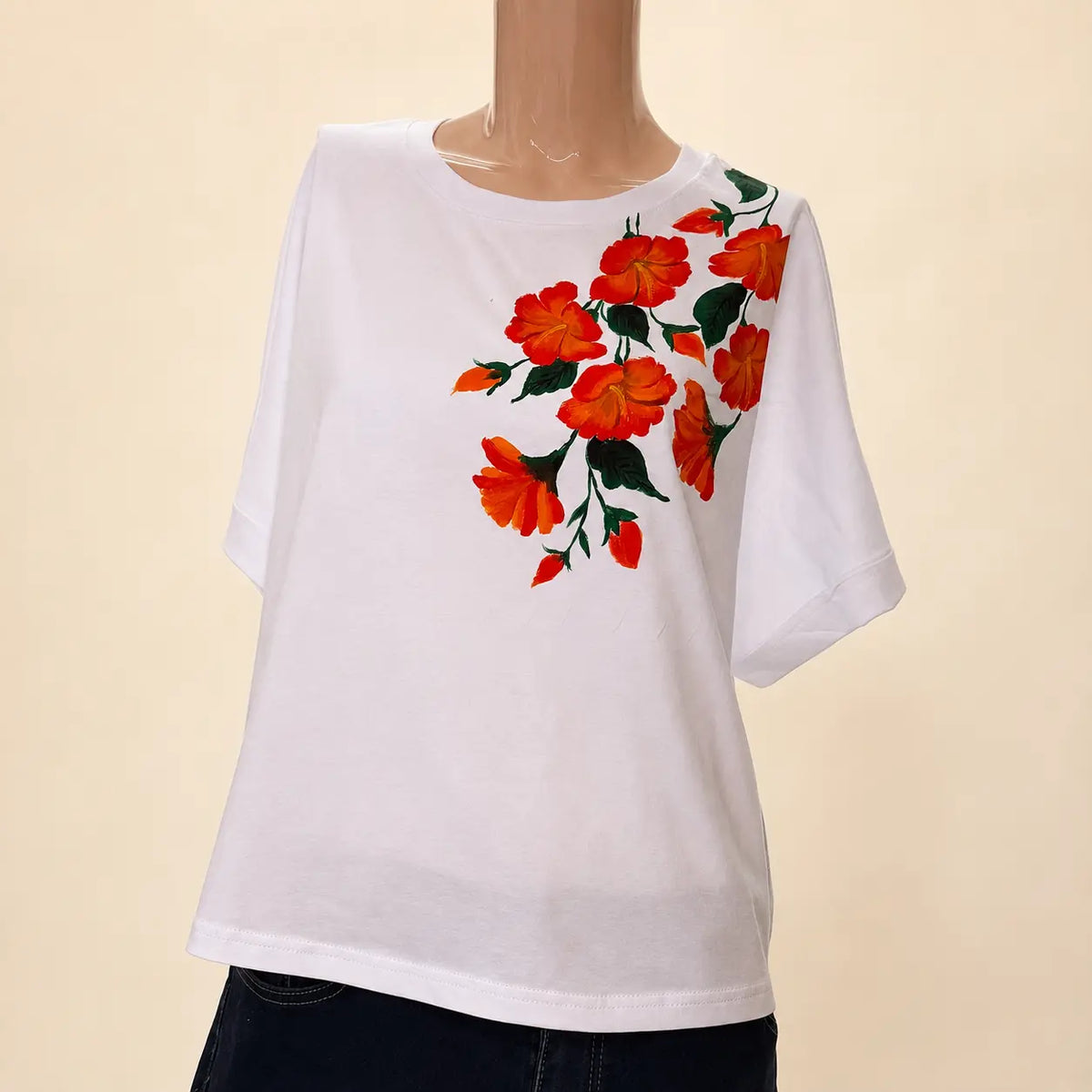 Red Orange Bloom – Handbemaltes T-Shirt