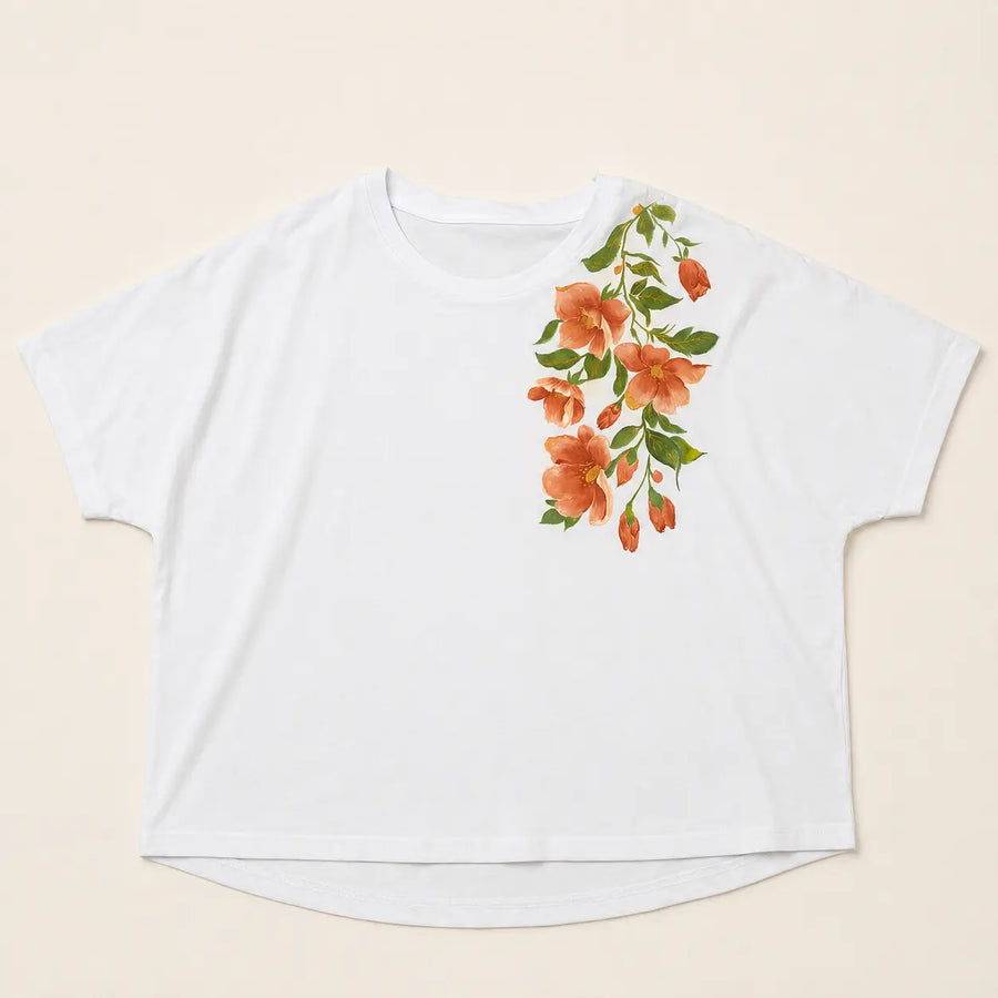 Burnt Orange Bloom – Handbemaltes T-Shirt